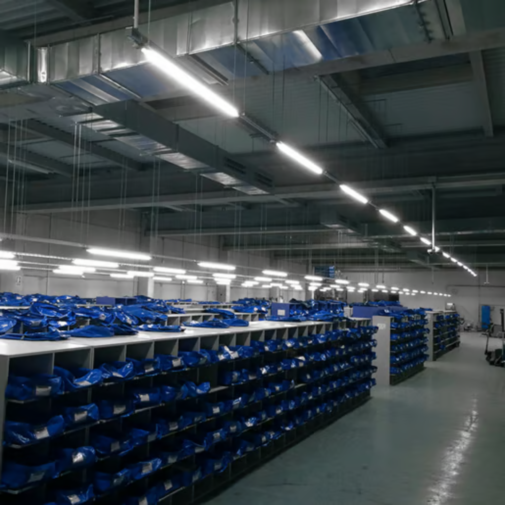 Lámpara de Tubo LED T8 Luz Fría 36W Base FA8 Tecnolite