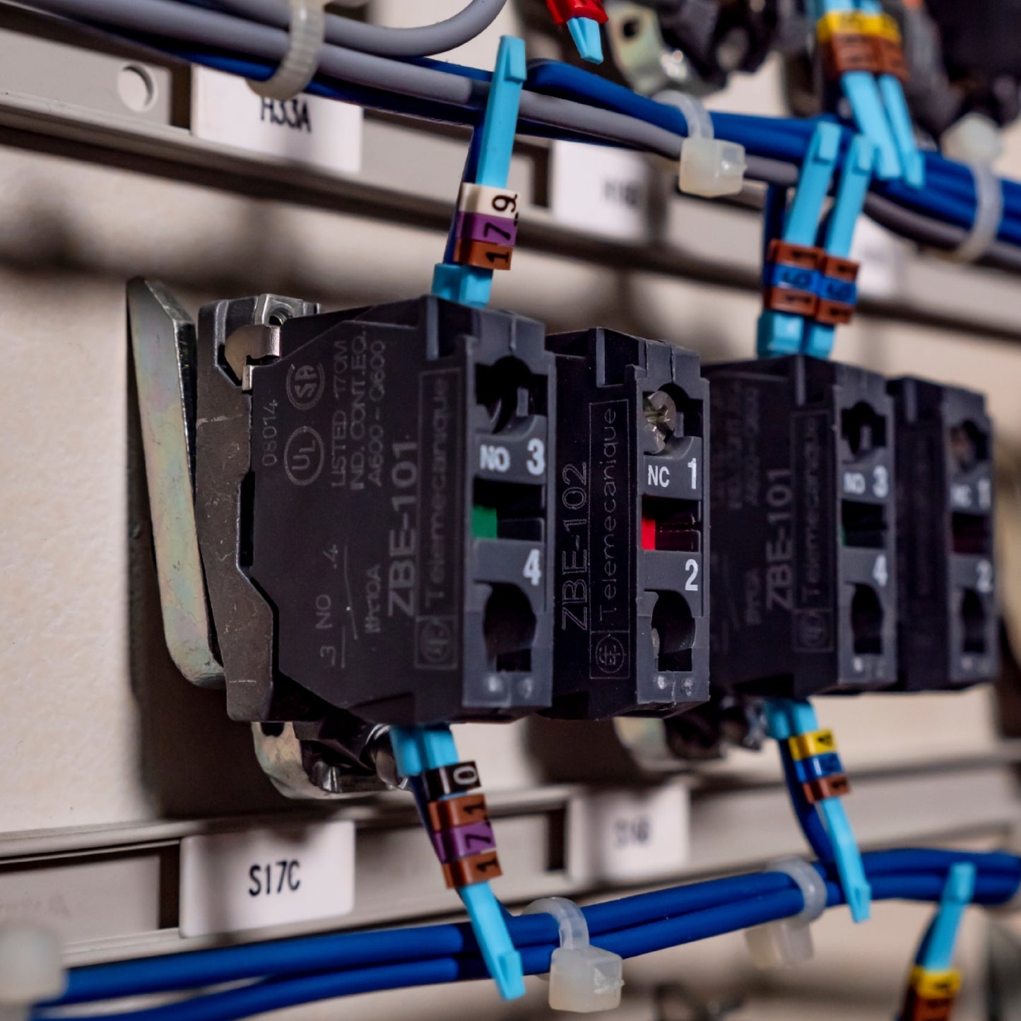 Cuerpo para Botón Pulsador Harmony de 22 MM, 1 Na, Conjunto Cuerpo + Contacto Schneider Electric ZB4BZ101